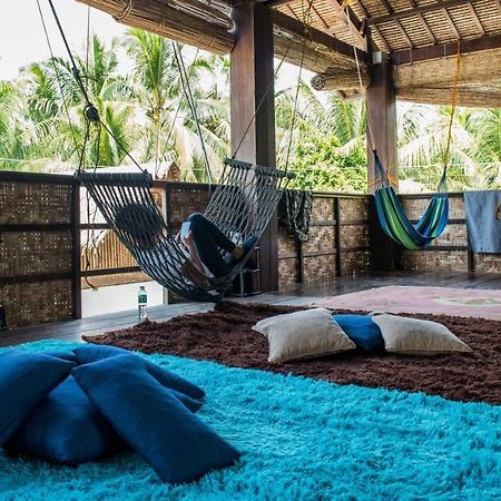 Footprints Homestay (Adults Only) General Luna  Exteriör bild