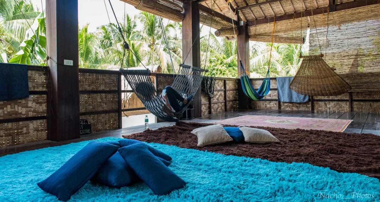 Footprints Homestay (Adults Only) General Luna  Exteriör bild